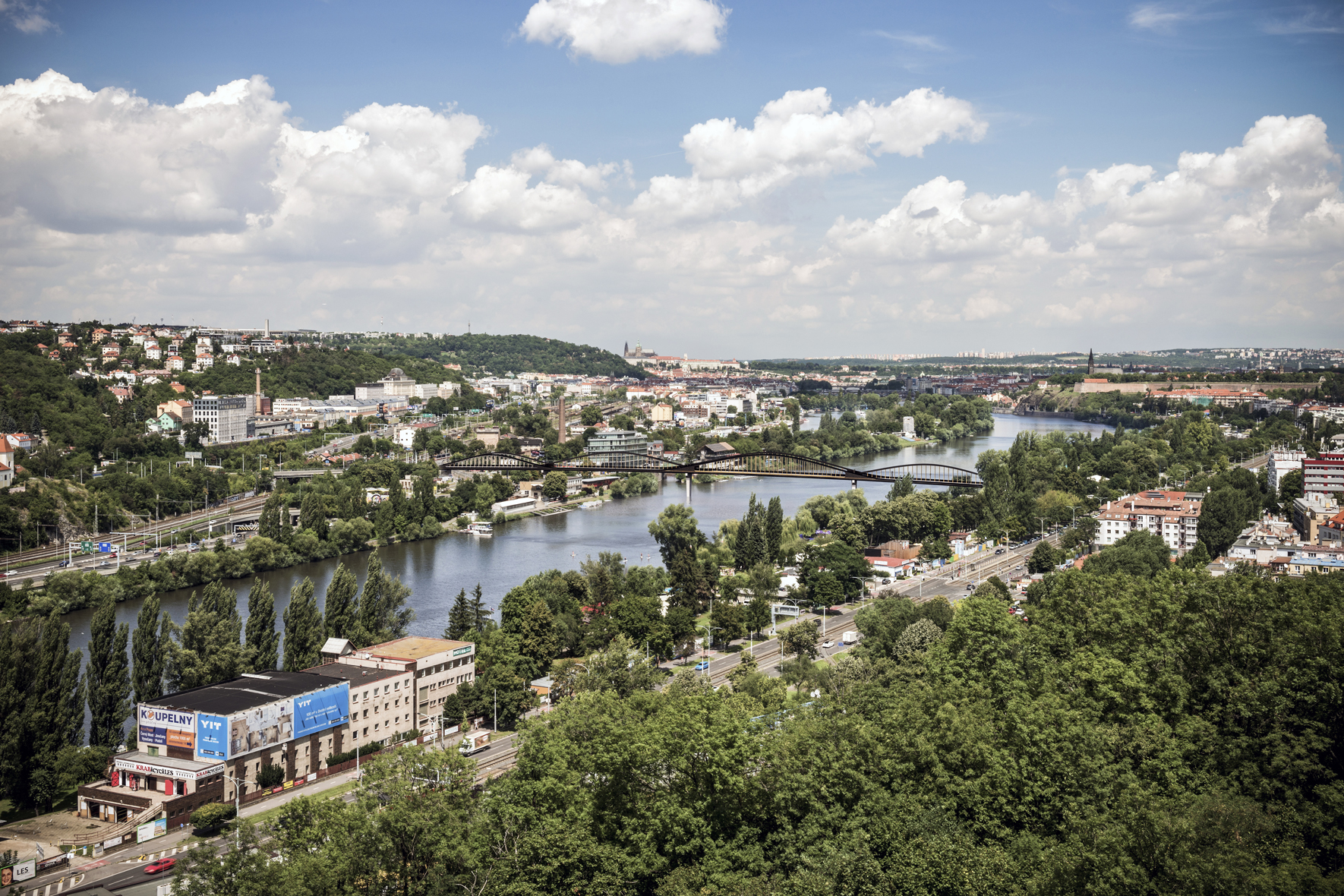 Dvorecký Most